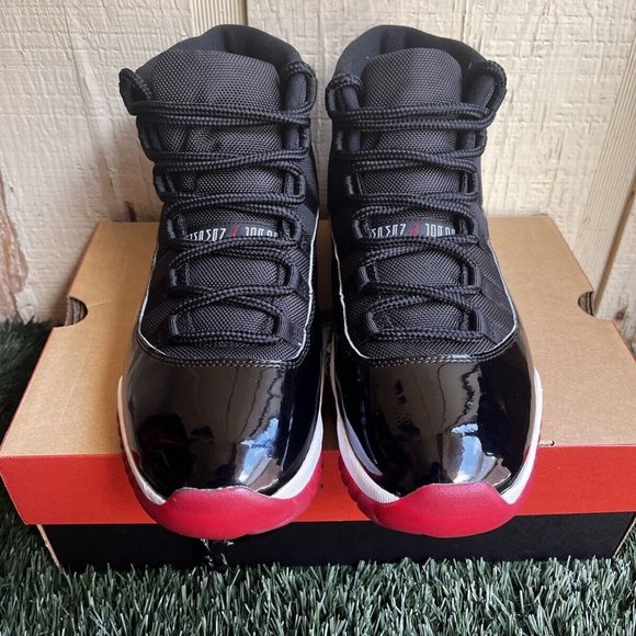 Nike Air Jordan 11 Retro Bred 2019 Size 11 Men 378037-061